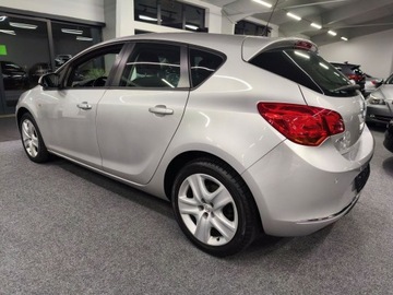 Opel Astra J GTC 1.4 Turbo ECOTEC 140KM 2013 Opel Astra J 1.4 Turbo 140 KM, zdjęcie 4