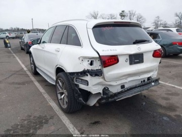 Mercedes GLC C253 2021 Mercedes-Benz GLC 300 4Matic 2021 2.0 Benzyna 255KM, zdjęcie 3