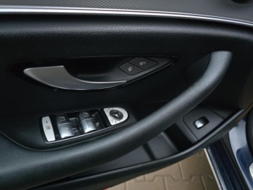 Mercedes Klasa E W213 2016 E 200 d 9G-TRONIC, zdjęcie 9