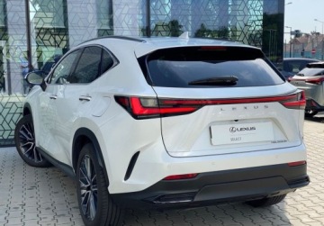 Lexus NX II SUV Facelifting 2.5 350h 243KM 2024 Lexus NX NX 350h Omotenashi Luxury Skyview 4x4 FV23 ASO Salon PL, zdjęcie 3