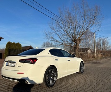 Maserati Ghibli III Sedan 3.0 V6 410KM 2018 Maserati Ghibli S, stan idealny 3.0 Benzyna 410KM, zdjęcie 2
