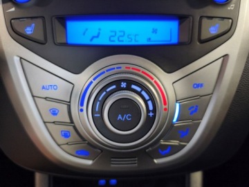 Hyundai ix20 Mikrovan Facelifting 1.4 MPI 90KM 2018 Hyundai ix20, 26 tyś km, Autoklima, Grzane fotele i kierownica, zdjęcie 10