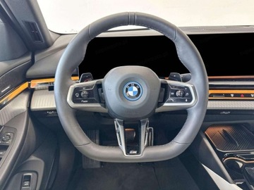 BMW Seria 5 G90-91 2025 BMW Seria 5 530e xDrive Sport Sedan 2.0 (299KM) 2025, zdjęcie 6