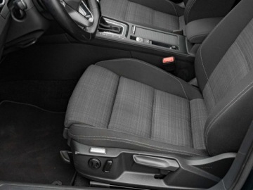 Volkswagen Passat B8 Variant Facelifting 1.5 TSI EVO 150KM 2021 Volkswagen Passat 1.5 TSI Business DSG HAK LED, zdjęcie 11