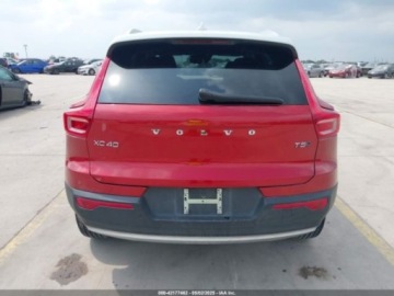 Volvo XC40 Crossover 2.0 T5 247KM 2019 Volvo XC 40 2019 VOLVO XC40 T5 MOMENTUMT5 R-DESIGN 2.0 Benzyna 247KM, zdjęcie 5