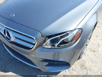 Mercedes Klasa E W213 2019 Mercedes-Benz Klasa E 2019 Mercedes-Benz E-Class E 300 RWD Sedan 2.0 241KM, zdjęcie 7