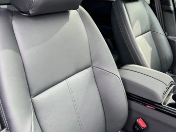 Land Rover Range Rover Velar SUV 2.0 204KM 2024 Range Rover Velar D200 S 2.0 (204KM) 2024, zdjęcie 3