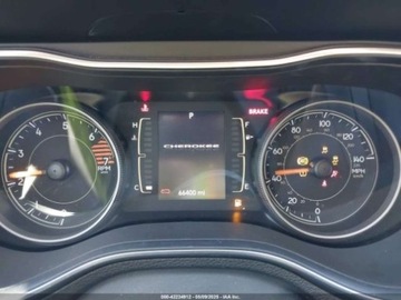 Jeep Cherokee V 2021 Jeep Cherokee Jeep Cherokee Latitude Plus 2.4 Benzyna 180KM, zdjęcie 8