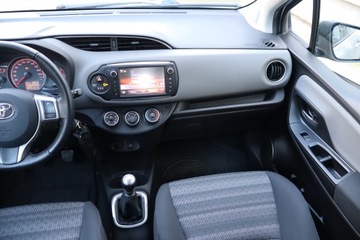 Toyota Yaris III Hatchback 5d Facelifting 1.33 Dual VVT-i 99KM 2016 Toyota Yaris 1.33 Dual VVT-i, Salon Polska, Klima, zdjęcie 7