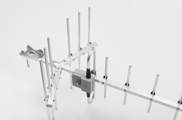 ANTENA typ YAGI 16 elementów z symetryzatorem F