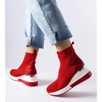 Czerwone sneakersy na koturnie z tkaniny r.39