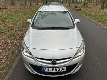 Opel Astra J Sports Tourer Facelifting 2.0 CDTI ECOTEC 165KM 2013 Opel Astra Sport Tourer 2.0 CDTI 165 KM 2013r. Xen, zdjęcie 15