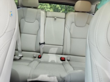 Volvo XC60 II Crossover Plug-In Facelifting 2.0 T8 455KM 2022 Volvo XC 60 2022 r., 2,0L T8 RECHARGE INSCRIPTION 2.0 Hybryda 455KM, zdjęcie 9