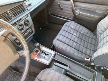 Mercedes 190 2.0 E 118KM 1989 Mercedes-Benz W201 (190) Unikatowy Mercedes 190 2.0 Benzyna Automat Szyber, zdjęcie 11