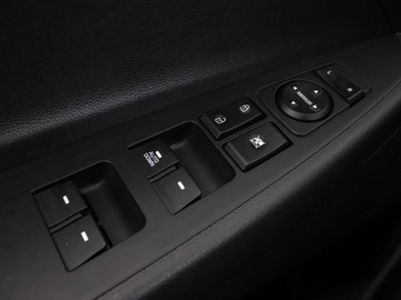 Hyundai Tucson III SUV 1.6 T-GDI 177KM 2017 Hyundai Tucson 177KM navi PDC klima-auto tempomat, zdjęcie 33