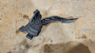POTENCJOMETR GAZU MITSUBISHI COLT VI 04-07 HB 5D MN125792 A4543000304