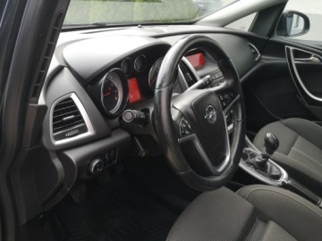 Opel Astra J GTC 1.4 Turbo ECOTEC 140KM 2013 Opel Astra 1,4 T140KM Klimatr Temp Alu17 LIFT, zdjęcie 11