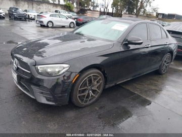 Mercedes Klasa E W213 2022 Mercedes-Benz Klasa E 350 2022 2.0l 2.0 Benzyna 255KM, zdjęcie 1