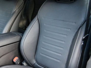 Mercedes GLC C254/X254 Coupe 2.0 220d 197KM 2024 MERCEDES-BENZ GLC 220 d 4-Matic AMG Line 2.0 (197KM) 2024, zdjęcie 3