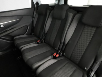 Peugeot 5008 II Crossover 1.5 BlueHDI 130KM 2019 Peugeot 5008 7os. Automat Navi Czujniki parkowania, zdjęcie 16