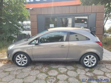Opel Corsa D Hatchback 5d Facelifting 1.2 Twinport ECOTEC 70KM 2012 Opel Corsa 1.2i wersja 150 Jahre Bezwypadkowa 1.2 Benzyna 70KM, zdjęcie 3