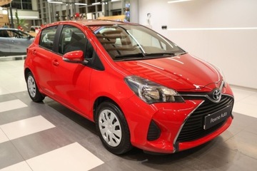 Toyota Yaris III Hatchback 5d Facelifting 1.0 VVT-i 69KM 2015 Toyota Yaris 1.0 Active EU6 Benzyna 69KM, zdjęcie 1