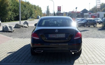 Mercedes Klasa E W213 Limuzyna 2.0 220d 194KM 2018 Mercedes-Benz Klasa E 220d 195KM 4Matic Salon PL 2 wlasciciel Bogate wypos, zdjęcie 5