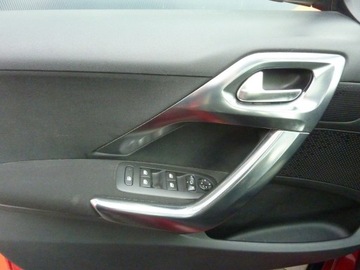 Peugeot 2008 I SUV Facelifting 1.2 PureTech 110KM 2016 Peugeot 2008 POLSKI, zdjęcie 29