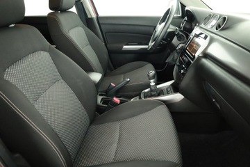 Suzuki Vitara III SUV Facelifting 1.4 BoosterJet 140KM 2019 Suzuki Vitara 1.4 BoosterJet, Salon Polska, 4X4, zdjęcie 6