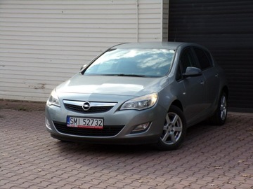 Opel Astra J Hatchback 5d 1.6 Twinport ECOTEC 115KM 2010 Opel Astra KLIMATYZACJA, zdjęcie 4