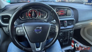 Volvo V40 II Cross Country D3 150KM 2015 Volvo V40 2.0d3 204KM bi xenon asyst.park Navi kamera panorama zamiana 1, zdjęcie 17