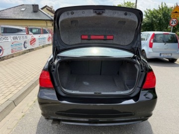 BMW Seria 3 E90-91-92-93 Limuzyna E90 318d 143KM 2010 BMW Seria 3 XENON NAWIGACJA PODGRZEWANE FOTELE KLIMATYZACJA PARKTRONIC SZY, zdjęcie 19