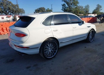 Bentley Bentayga 2021 Bentley Bentayga 2021r., V8, 4L, od ubezpieczalni 4.0 Benzyna 550KM, zdjęcie 6