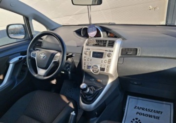 Toyota Verso Minivan 2.0 D-4D 126KM 2013 Toyota Verso bezwypadkowepanoramajedzie i wyglada jak noweorg lakier7osob, zdjęcie 6
