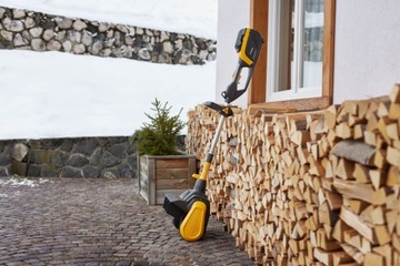 Аккумуляторный снегоочиститель STIGA ST 300e