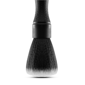 Кисть K2 PINO для внутренней отделки салона, нежная в салоне PIANO BLACK