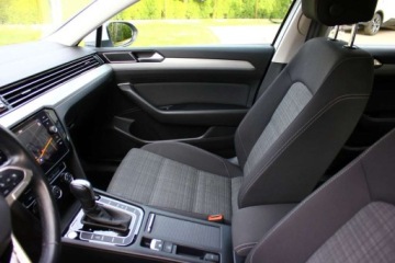 Volkswagen Passat B8 Variant Facelifting 2.0 TDI SCR 150KM 2020 Volkswagen Passat 2.0 TDI 150KM Bezwypadkowy 100 Serwisowany I Wlasciciel, zdjęcie 28