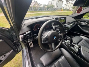 BMW Seria 5 F10-F11 Touring Facelifting 520d 190KM 2017 BMW Seria 5 Sliczna BMW5 X-Drive Automat Skory Navi Kamera360 FullLedplus, zdjęcie 9