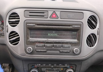 Volkswagen Golf Plus II 2013 Volkswagen Golf Plus 2013r, 1.6 TDI. Lekko uszkodzony lewy bok. Jezdzi., zdjęcie 12