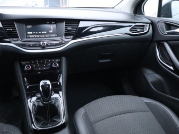 Opel Astra J GTC 1.6 CDTI Ecotec 136KM 2017 Opel Astra 1.6 CDTI, Salon Polska, Skóra, Klima, zdjęcie 7