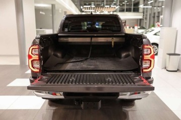 Toyota Hilux VIII Podwójna kabina Facelifting 2.8 D-4D 204KM 2024 Toyota Hilux 2.8 D-4D mHEV Double Cab Executive 4x4 aut 2.8 Diesel 204KM, zdjęcie 31