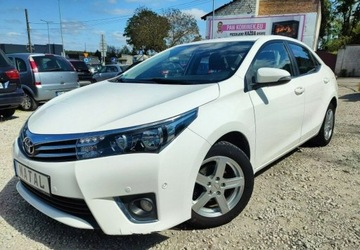 Toyota Corolla X Sedan Facelifting 1.6 Valvematic 132KM 2014 Toyota Corolla Bogata wersja Zarejestrowana 1.6 Benzyna 132KM