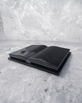 Книга Гранитная надгробная плита 30x40