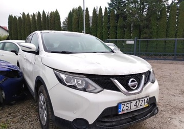 Nissan Qashqai II Crossover 1.2 DIG-T 115KM 2015 Nissan Qashqai 2015r, 1.2 Benzyna. Uszkodzony. Poobijany. Jezdzi 1.2 115KM