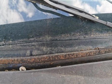 Уплотнитель лобового стекла на Mercedes C126 SEC