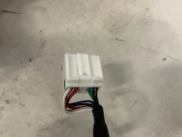 COROLLA E21 ZRCÁTKO VNĚJŠÍ KOMPLETNÍ PRAVÉ 1J6 8 PIN