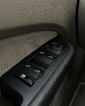 Ford Focus I Hatchback 1.6 16V 100KM 2005 Ford Focus Automat Klima Super Stan Warszawa 1.6 Benzyna 100KM, zdjęcie 26