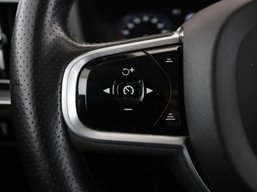 Volvo V60 I Kombi Facelifting 2.0 D4 DRIVE-E 190KM 2018 Volvo V60 2.0 D4 Automat Momentum Nawigacja, zdjęcie 31