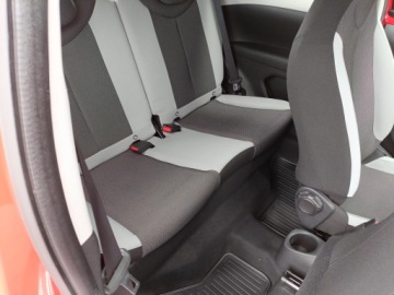Toyota Aygo II Hatchback 5d 1.0 VVT-i 69KM 2018 Toyota Aygo 1.0 VVT-i X-play II (2014-) 1.0 VVT-i, zdjęcie 12