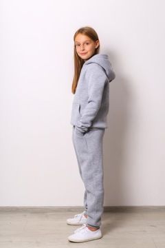 DZ01 СЕРЫЙ ТЕПЛЫЙ СПОРТИВНЫЙ КОСТЮМ С ПОЛНЫМ КОМПЛЕКТОМ 146